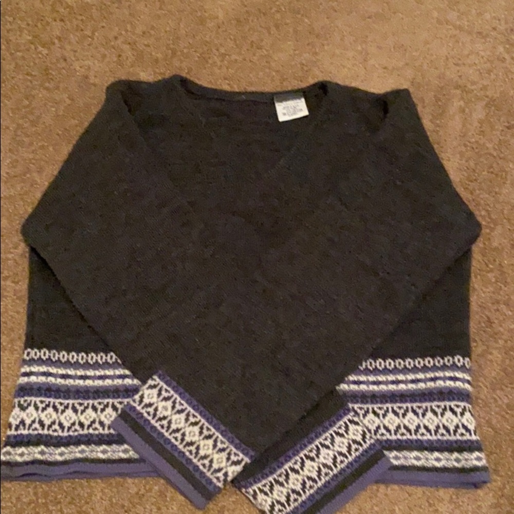 🔥3/$15 Girl’s gray V-neck sweater w/purple+white